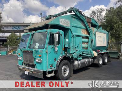 2011 Peterbilt 320 Front Load T/A Trash Truck