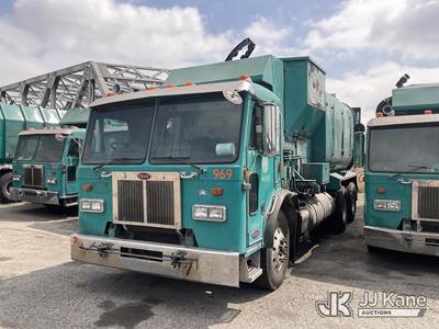 2009 Peterbilt 320 Side Loader T/A Trash Truck
