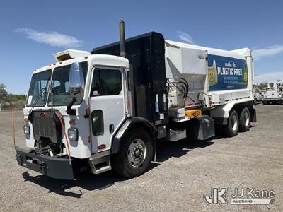 2018 Peterbilt 320 Garbage/Compactor Truck