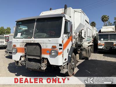 2020 Peterbilt 520 T/A Trash Truck
