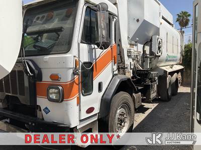 2018 Peterbilt 520 Trash Truck