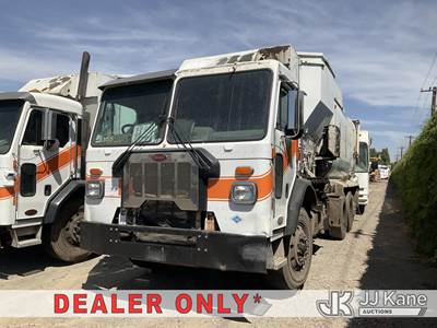 2018 Peterbilt 520 Trash Truck