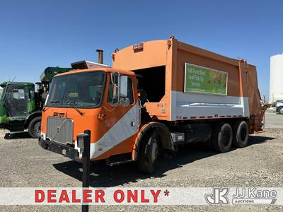 2001 Volvo Xpeditor XLL Garbage/Compactor Truck