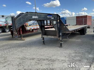 2000 PJ Trailers T/A Gooseneck Equipment trailer