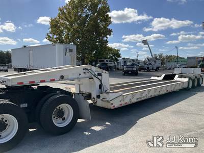 2002 Dakota Trail-Eze TE100DG22H3 Tri-Axle Detachable Gooseneck Lowboy Trailer