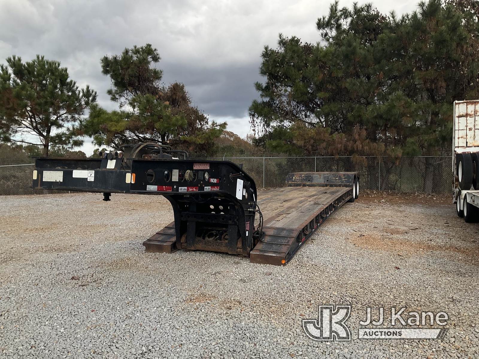 2014 Fontaine Renegade T/A NonGround Bearing Detachable Gooseneck