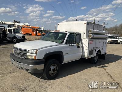 2005 Chevrolet C3500 Enclosed High-Top Service Truck