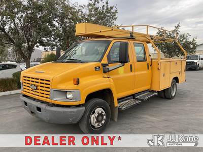 2005 Chevrolet C4C042 Crew-Cab Service Truck