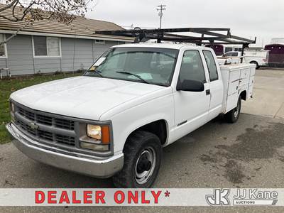2000 Chevrolet C/K 2500 Extended-Cab Service Truck