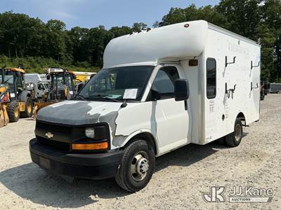 2011 Chevrolet Express G3500 Cutaway Van