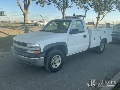 2002 Chevrolet Silverado 2500 Service Truck