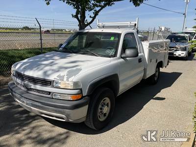 2002 Chevrolet Silverado 2500 Service Truck