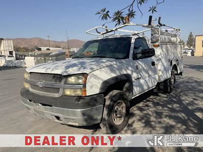 2003 Chevrolet Silverado 2500HD Enclosed Service Truck