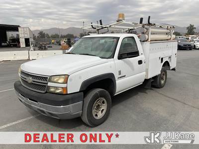 2005 Chevrolet Silverado 2500HD Service Truck