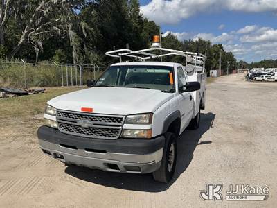 2005 Chevrolet Silverado 2500HD Enclosed Service Truck
