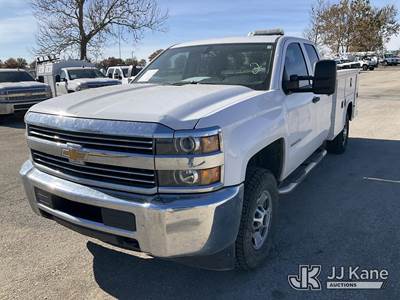 2017 Chevrolet Silverado 2500HD Extended-Cab Service Truck