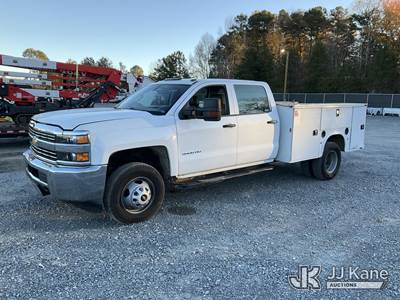 2015 Chevrolet Silverado 2500HD Crew-Cab Service Truck