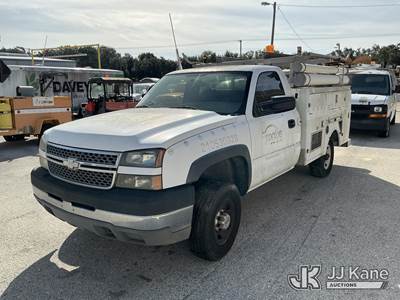 2005 Chevrolet SILVERADO 2500 HD Crew-Cab Enclosed Service Truck