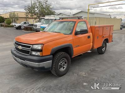2006 Chevrolet Silverado 2500HD Service Truck