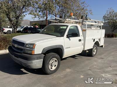 2004 Chevrolet Silverado 2500HD Service Truck