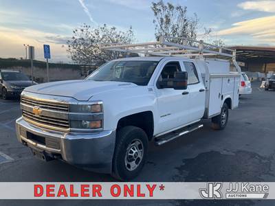 2015 Chevrolet Silverado 2500HD Extended-Cab Enclosed Service Truck