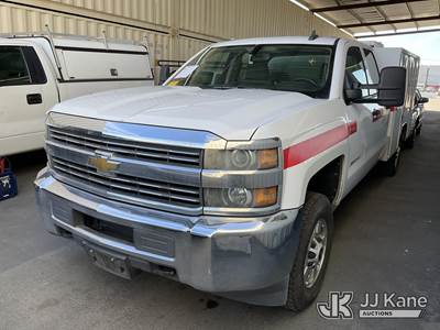2015 Chevrolet Silverado 2500HD Work Truck Double Cab 4WD Crew-Cab Service Truck