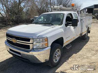 2013 Chevrolet Silverado 2500HD 4x4 Extended-Cab Service Truck