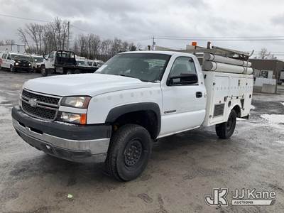2005 Chevrolet Silverado 2500HD Service Truck
