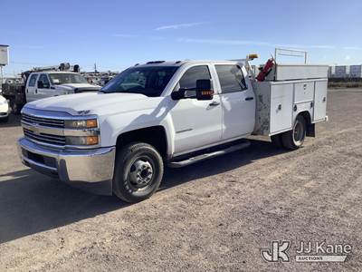 2015 Chevrolet Silverado 2500HD Extended-Cab Service Truck
