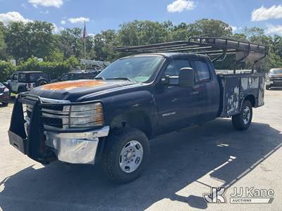 2011 Chevrolet Silverado 2500HD 4x4 Extended-Cab Service Truck