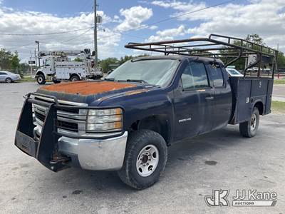 2010 Chevrolet Silverado 2500HD Extended-Cab Service Truck
