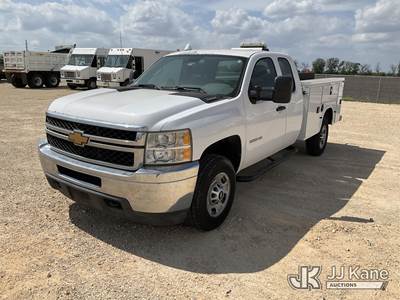 2013 Chevrolet Silverado 2500HD Extended-Cab Service Truck