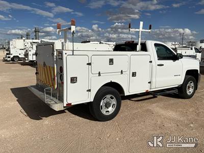 2015 Chevrolet Silverado 2500HD Enclosed Service Truck