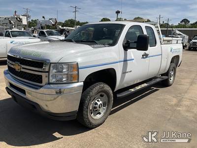 2012 Chevrolet Silverado 2500HD Extended-Cab Pickup Truck
