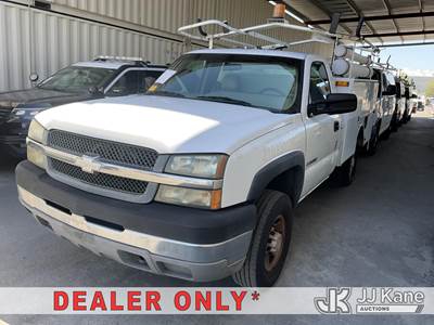 2003 Chevrolet Silverado 2500HD 2WD Service Truck
