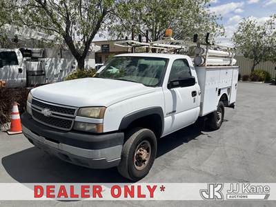 2005 Chevrolet Silverado 2500HD Utility Truck