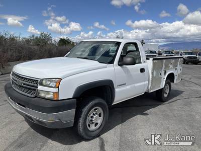 2005 Chevrolet Silverado 2500HD Service Truck
