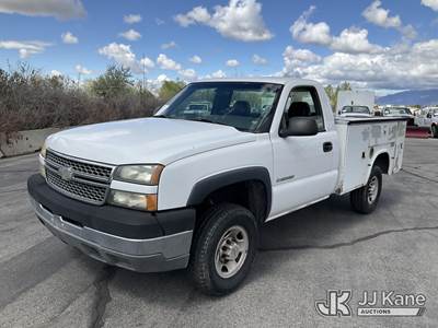 2005 Chevrolet Silverado 2500HD Service Truck
