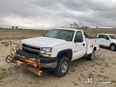 2006 Chevrolet Silverado 2500HD Service Truck
