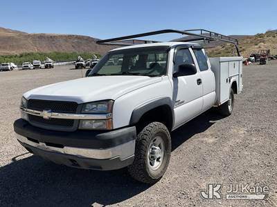 2003 Chevrolet Silverado 2500HD Extended-Cab Service Truck