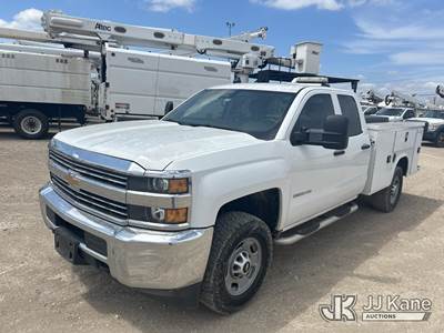 2017 Chevrolet Silverado 2500HD 4x4 Extended-Cab Service Truck