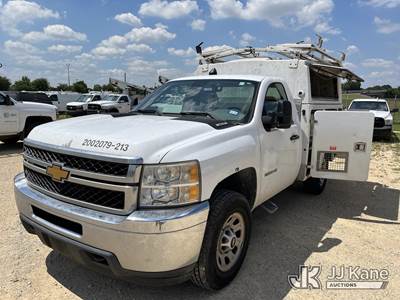 2013 Chevrolet Silverado 2500HD High Top Service Truck