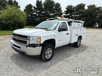 2013 Chevrolet Silverado 2500HD Extended-Cab Service Truck