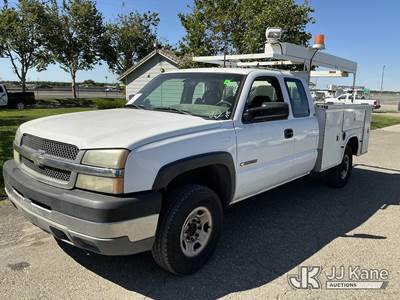 2003 Chevrolet Silverado 2500HD Extended-Cab Service Truck