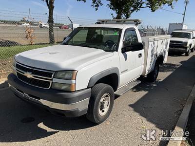 2006 Chevrolet Silverado 2500HD Service Truck