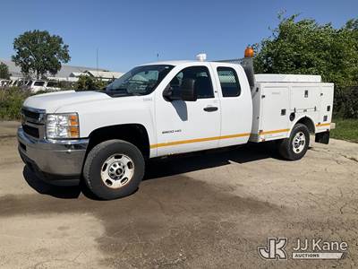 2013 Chevrolet Silverado 2500HD Extended-Cab Enclosed Service Truck