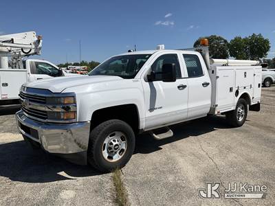 2015 Chevrolet Silverado 2500HD Extended-Cab Enclosed Service Truck