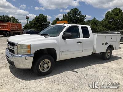 2008 Chevrolet Silverado 2500HD Extended-Cab Service Truck