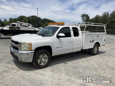 2008 Chevrolet Silverado 2500HD 4x4 Extended-Cab Service Truck