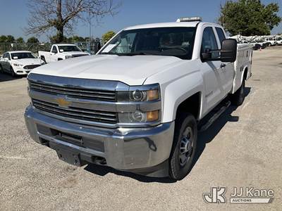 2015 Chevrolet Silverado 2500HD 4x4 Extended-Cab Service Truck